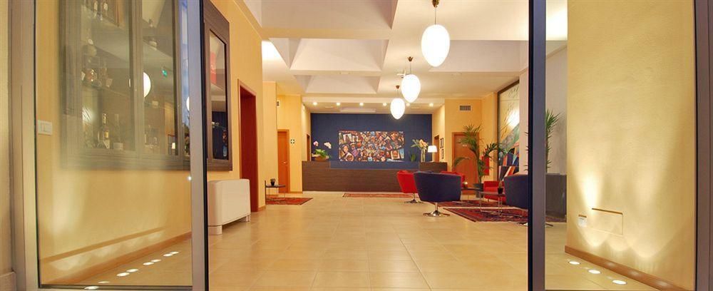 Rosso Frizzante Hotel Sorbara ภายนอก รูปภาพ