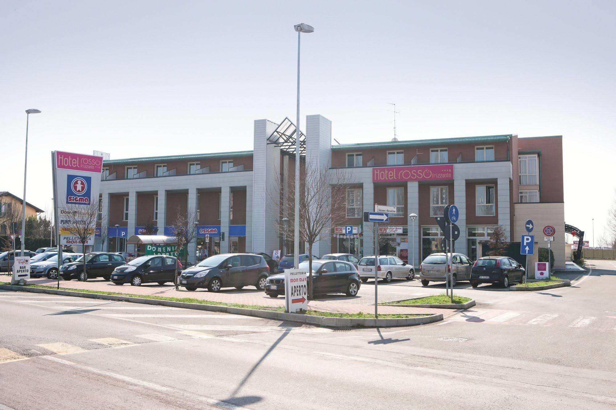 Rosso Frizzante Hotel Sorbara ภายนอก รูปภาพ
