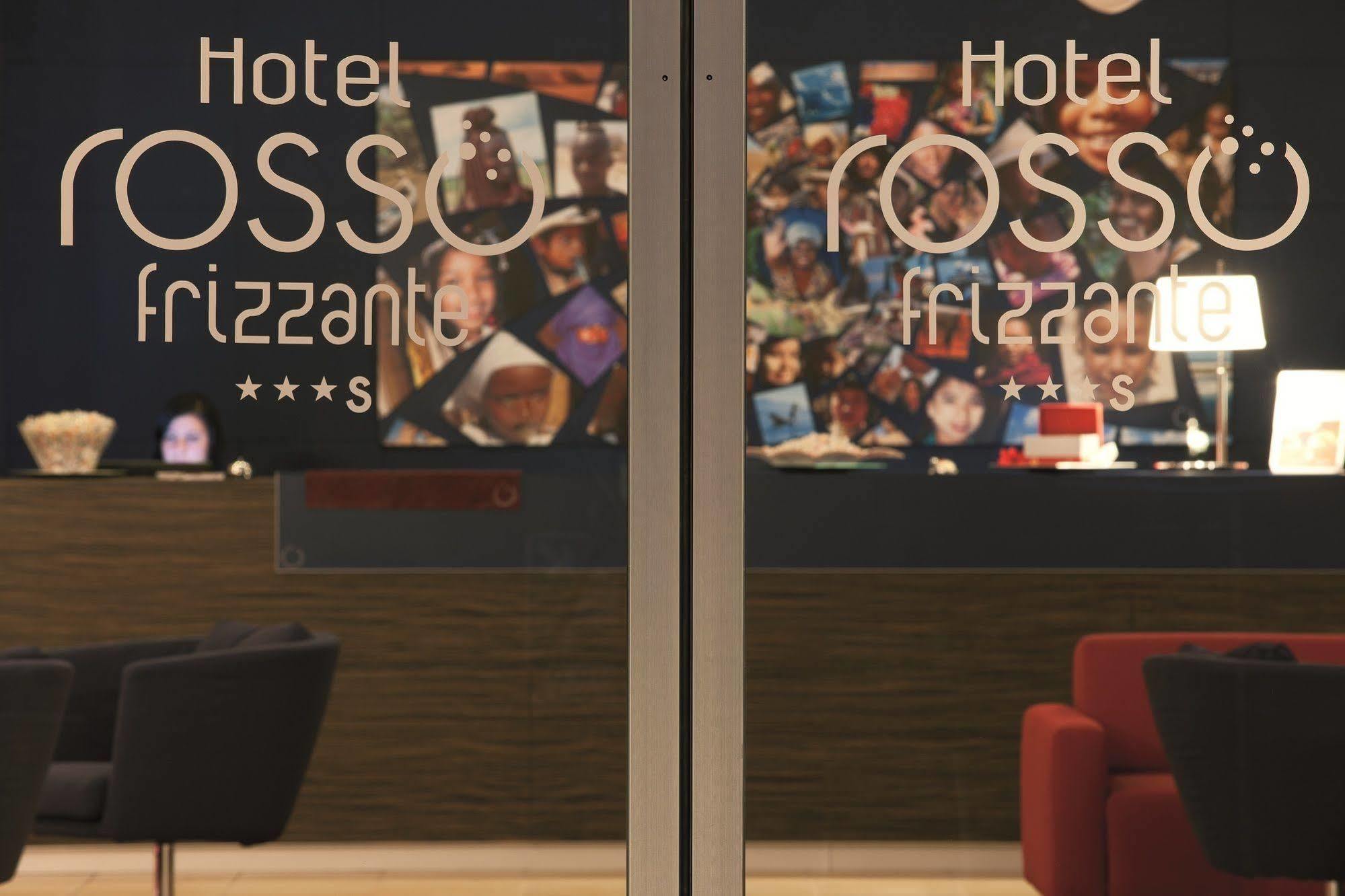 Rosso Frizzante Hotel Sorbara ภายนอก รูปภาพ