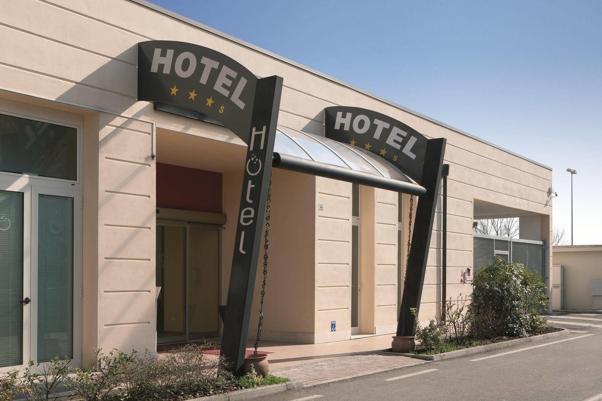 Rosso Frizzante Hotel Sorbara ภายนอก รูปภาพ